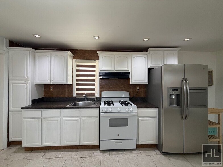 Building Photo - 163rd Rd