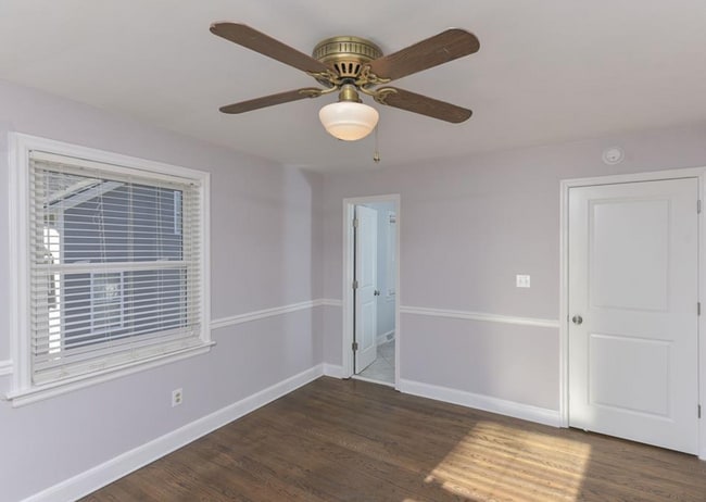 Building Photo - Newly Renovated 3 Bed 3 Bath in Desirable ...