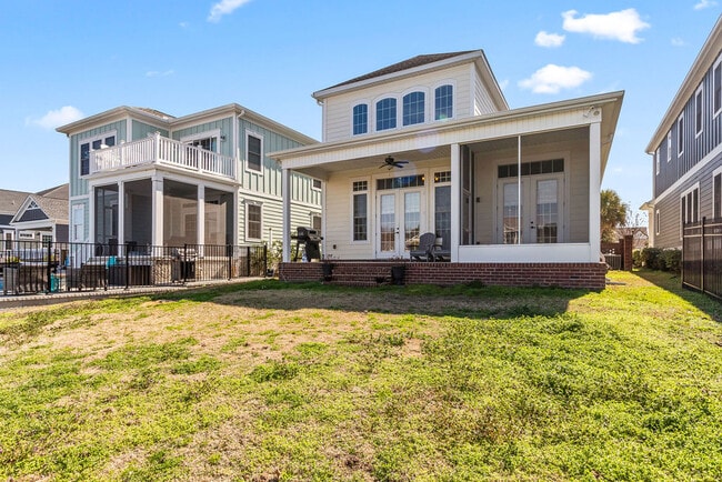 Building Photo - Crystal Water Home