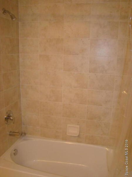 Building Photo - Water front condo