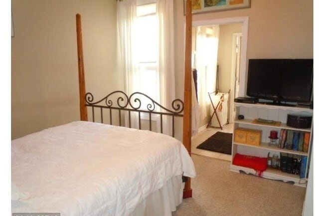Building Photo - Charming 1 Bedroom/1.5 Bathroom in Fed Hill, Baltimore, MD!
