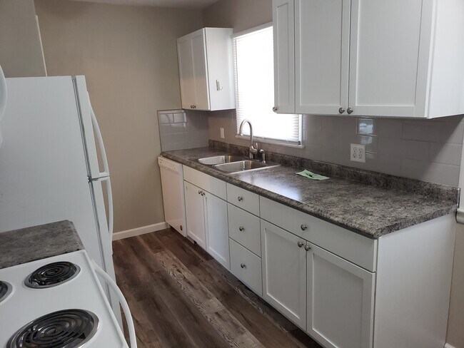 Building Photo - 5618 Huntington Ave