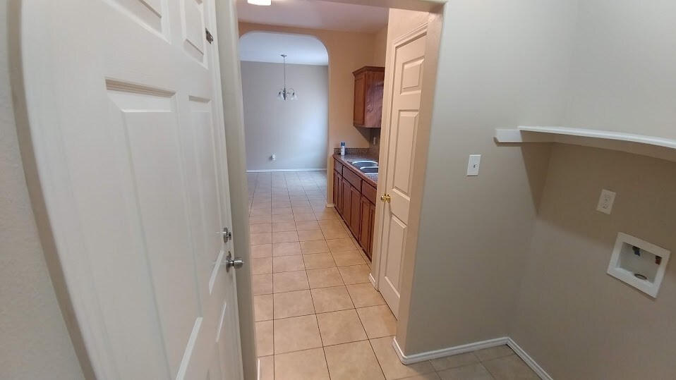 Building Photo - 422 Stone Drive