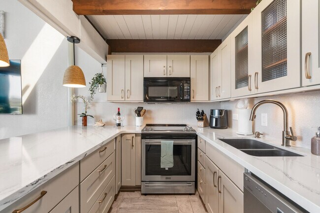 Building Photo - 2387 S Kihei Rd