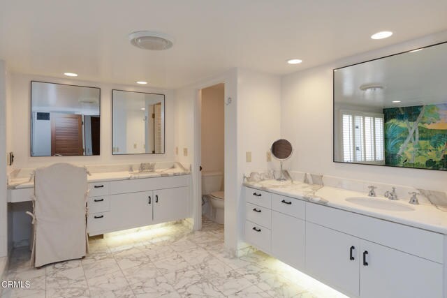 Building Photo - 3265 Ocean Dr