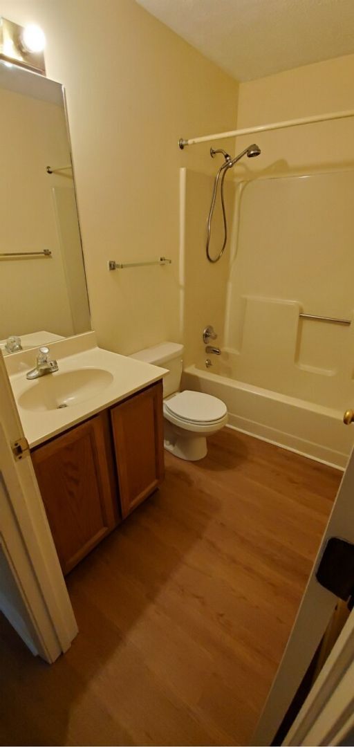 Building Photo - 3 Bedroom, 2 Bathroom in Lexington!