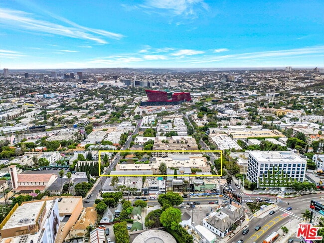 Building Photo - 1010 Palm Ave