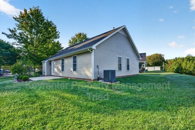 Building Photo - 6219 Black Willow Dr