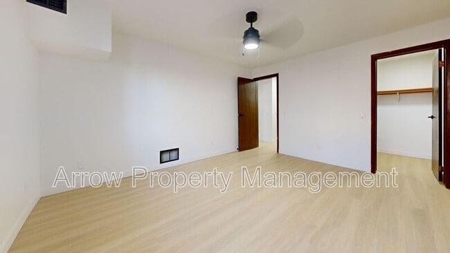 Building Photo - 207 E Arbor Ave