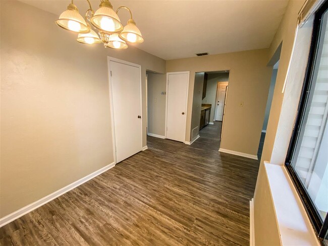 Building Photo - 1445 Willow Bend Way