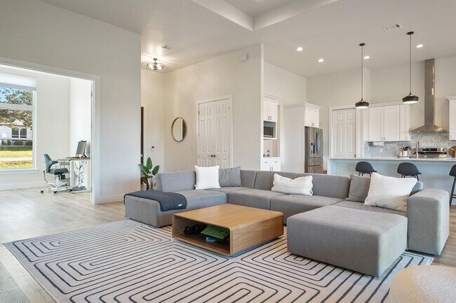 Building Photo - 20704 Leaning Oak Dr