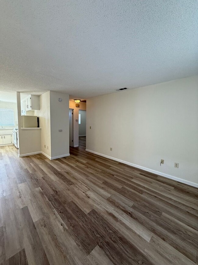 Building Photo - 73615 Sun Valley Dr