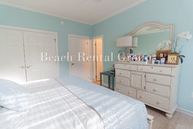 Building Photo - Furnished Home in NMB with Pool and Hot Tub