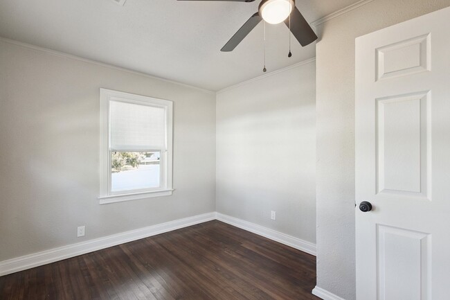 Building Photo - $500 Off The First Months Rent!! Location, Light & Lifestyle! 3-Bedroom Tulsa Beauty Near TU!