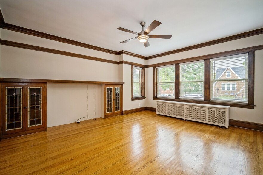 Building Photo - 5719 N Meade Ave