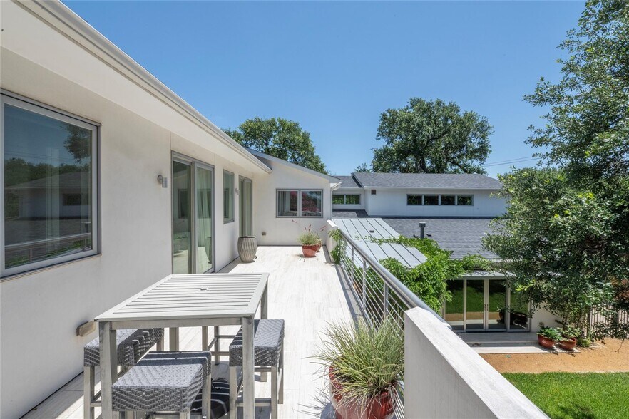 Building Photo - 5624 Melshire Dr