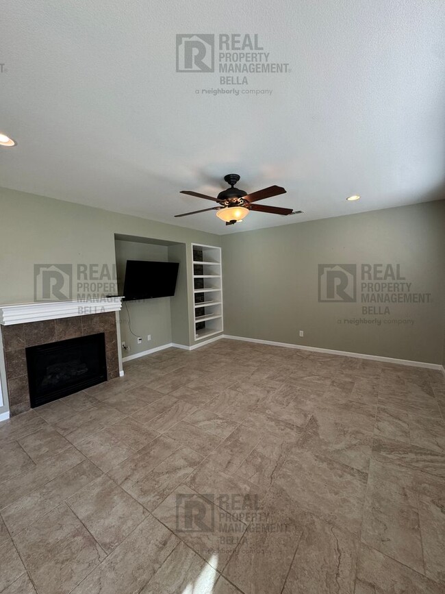 Building Photo - Stylish Corner-Lot Home with Gourmet Kitch...