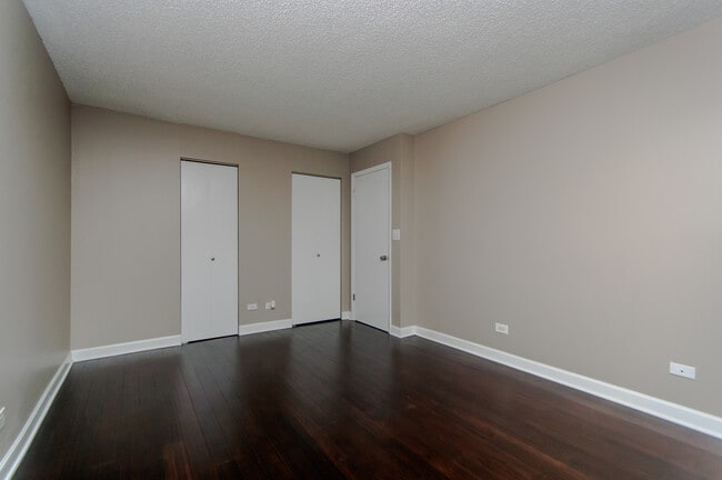 Building Photo - 30 E Huron St