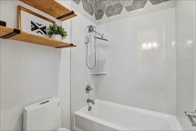 Building Photo - Beautiful 4BD/3.5BA Single-Family Home in the Dublin Boulevards Community!