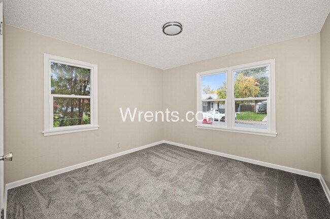 Building Photo - Newly renovated 3bd 2bath Shadle Rancher MUST SEE