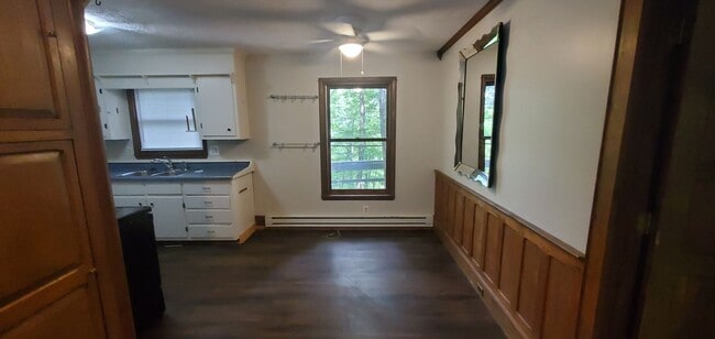 Building Photo - Spacious Mountain Home With Finished Basement & Great Location!