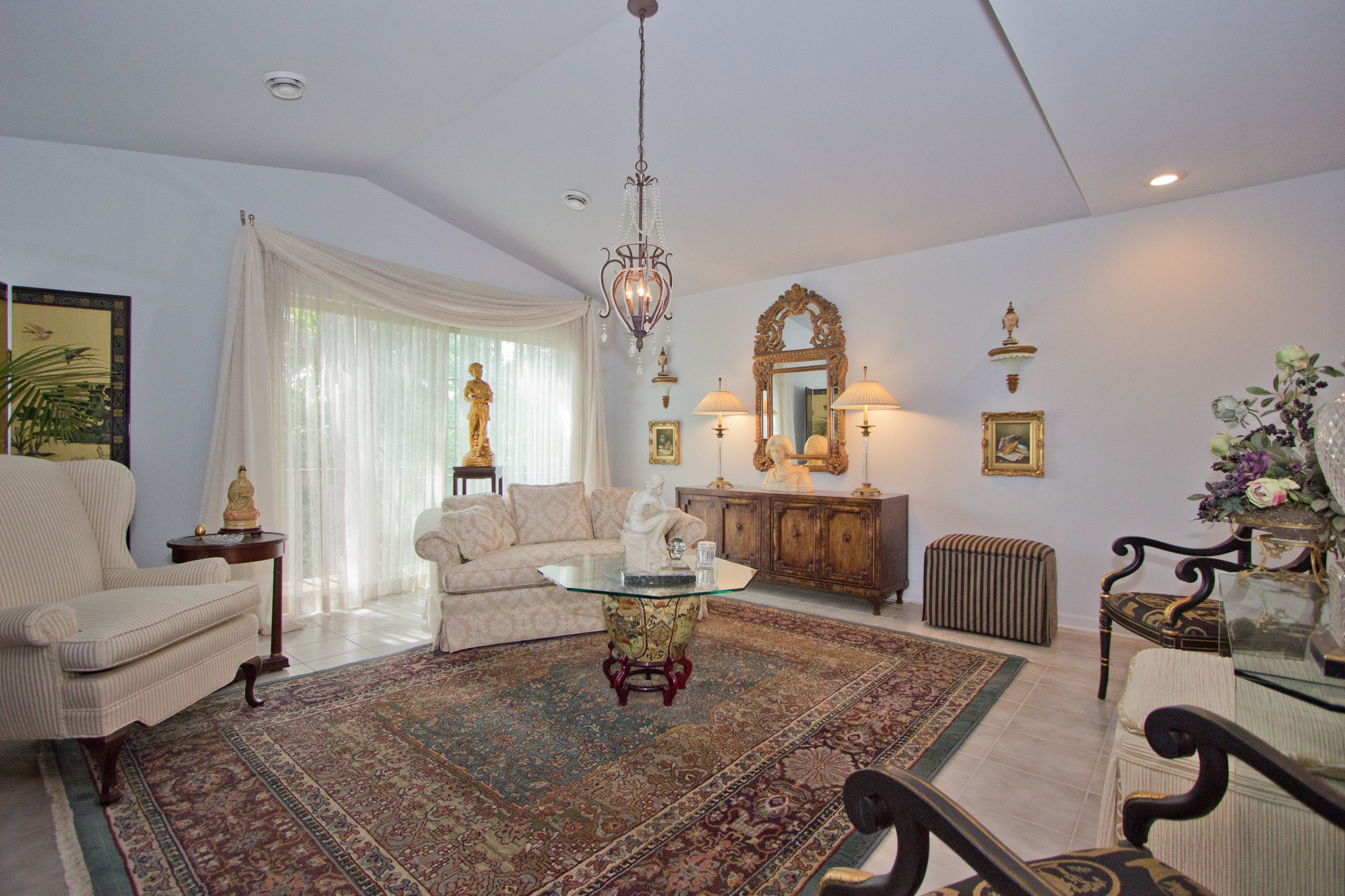 Living Room - 500 Edwards Blvd