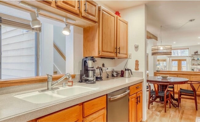 Building Photo - Seasonal McCloud Rental - All Ulitlies Inc...