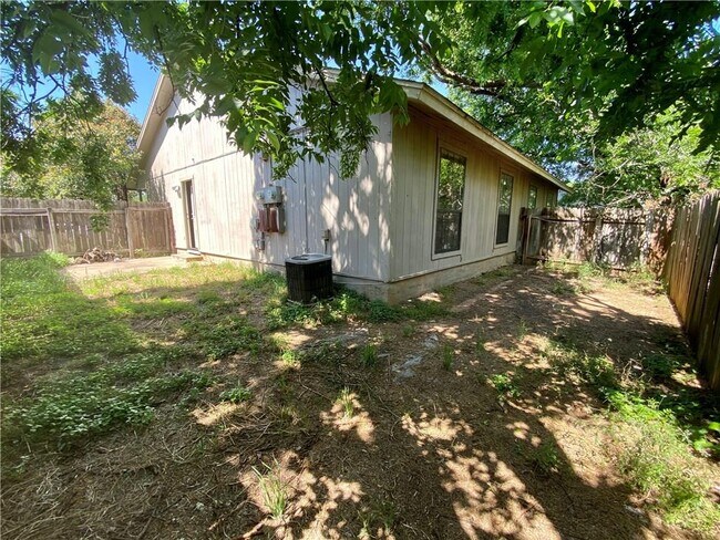 Building Photo - 1109 Woodlief Trail