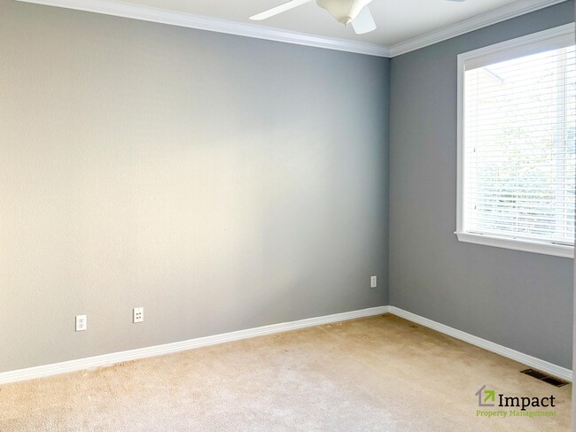 Building Photo - 10862 Glengate Cir