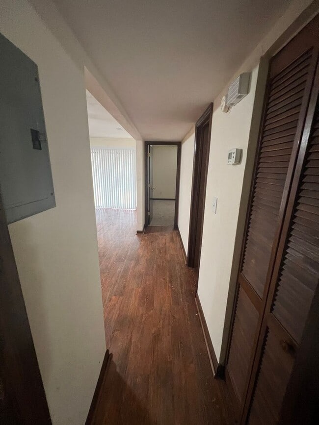 Building Photo - 1233 Cross Creek Cir