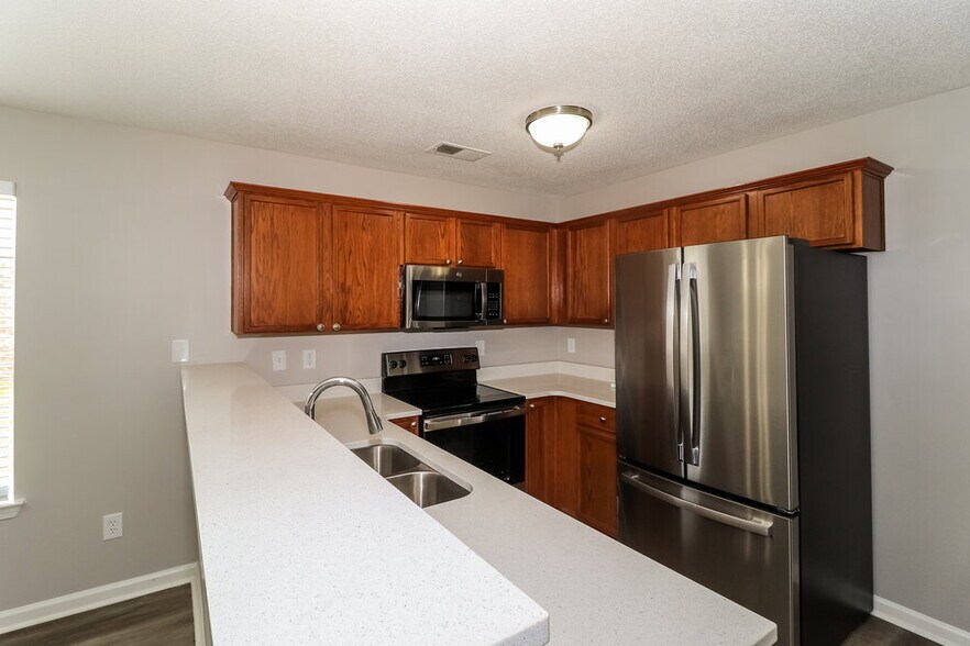 Building Photo - 1497 Pemberton Ln