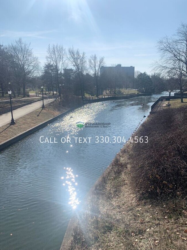 Building Photo - 931 Trimble Dr