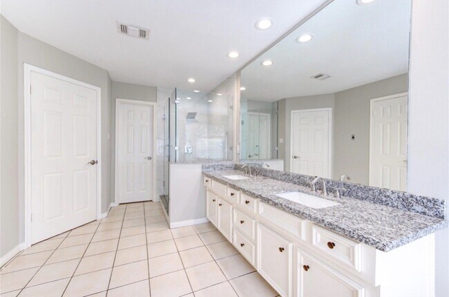 Building Photo - 3838 Fawn Creek Dr