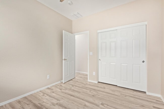 Building Photo - 3727 W Memorial Dr