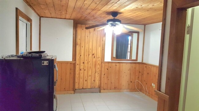 Building Photo - 27660 SW 162nd Ave