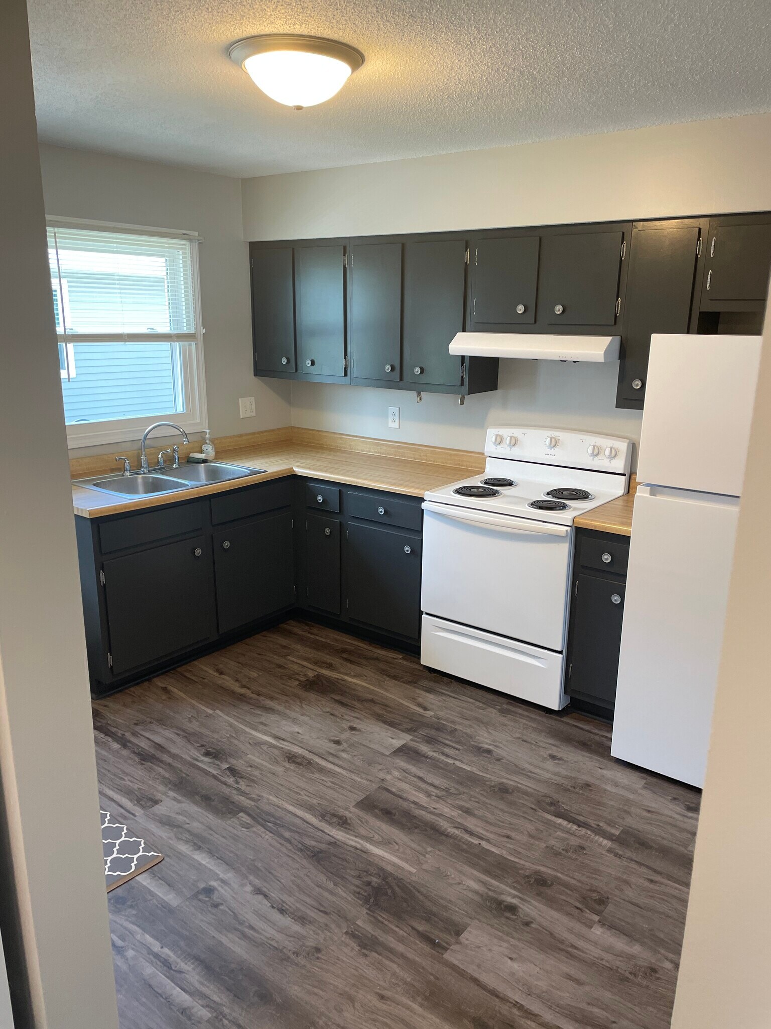 Building Photo - 1017 Ebersole Blvd