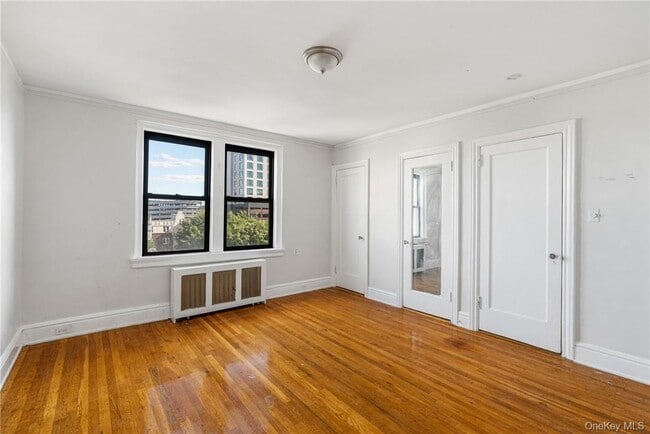 Building Photo - 240 Martine Ave