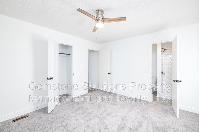 Building Photo - 344 Kingview Dr