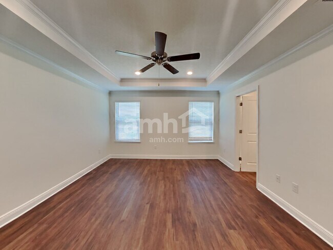 Building Photo - 27288 St Andrews Ave