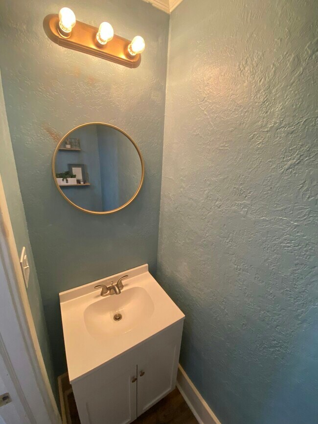 Building Photo - 563 Broad Blvd