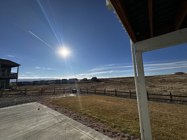 Building Photo - "Experience Spacious Living in Elizabeth!"