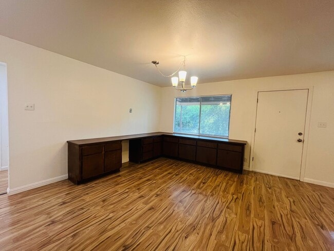 Building Photo - FREE DECEMBER RENT! 2.5 bedroom 1 bath home on 2 Acres with SOLAR in Shingle Springs !!!