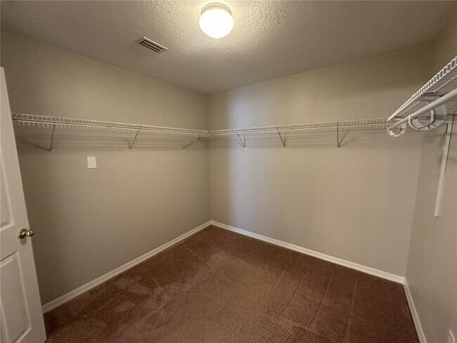 Building Photo - 6955 Lake Eaglebrooke Dr