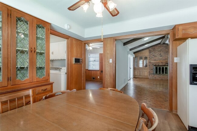 Building Photo - 6105 E University Blvd