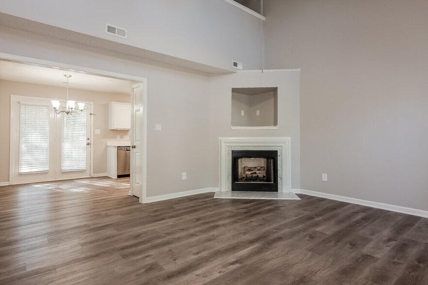 Building Photo - 1614 Royal Tree Ct