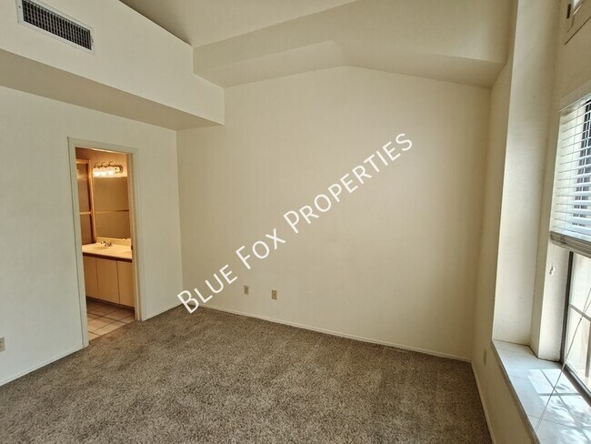 Building Photo - 131 E Horizon Cir