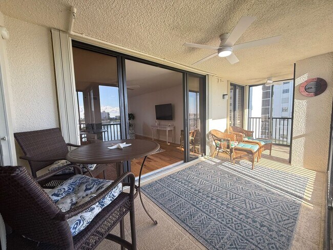 Building Photo - Luxury, furnished seasonal rental, Tequest...