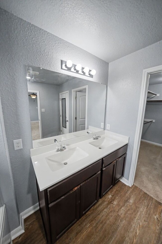 Building Photo - Modern 4-Bed Home with Open Layout in New Braunfels - Realtor Commission: $500
