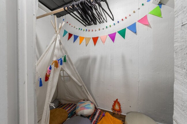 Building Photo - 4945 N Euclid Ave