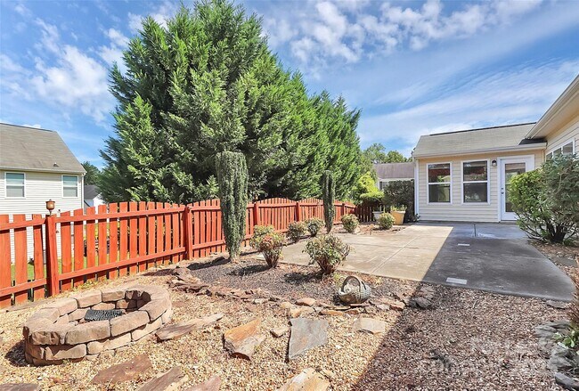 Building Photo - 7000 Dacian Ln
